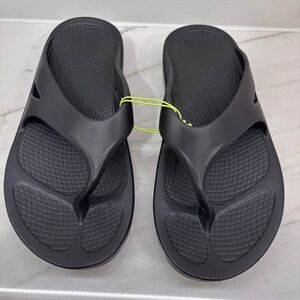 OOFOS black sandals new W10/M8